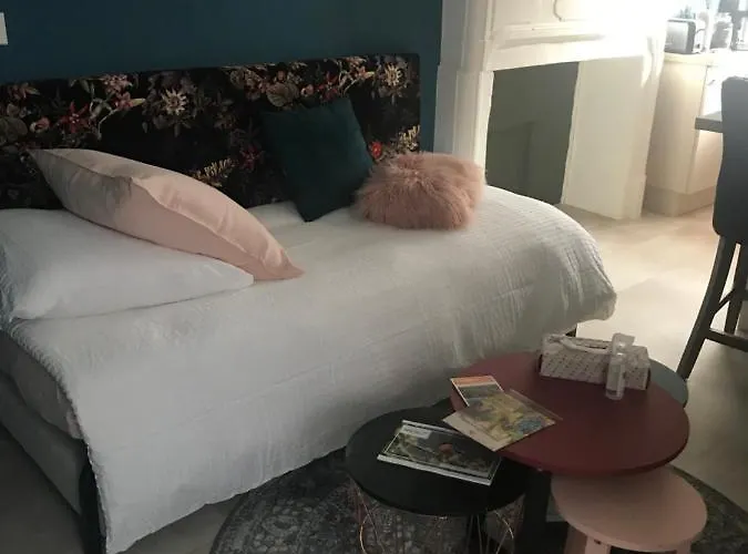 Le Des Lumieres 펜션 랑그르